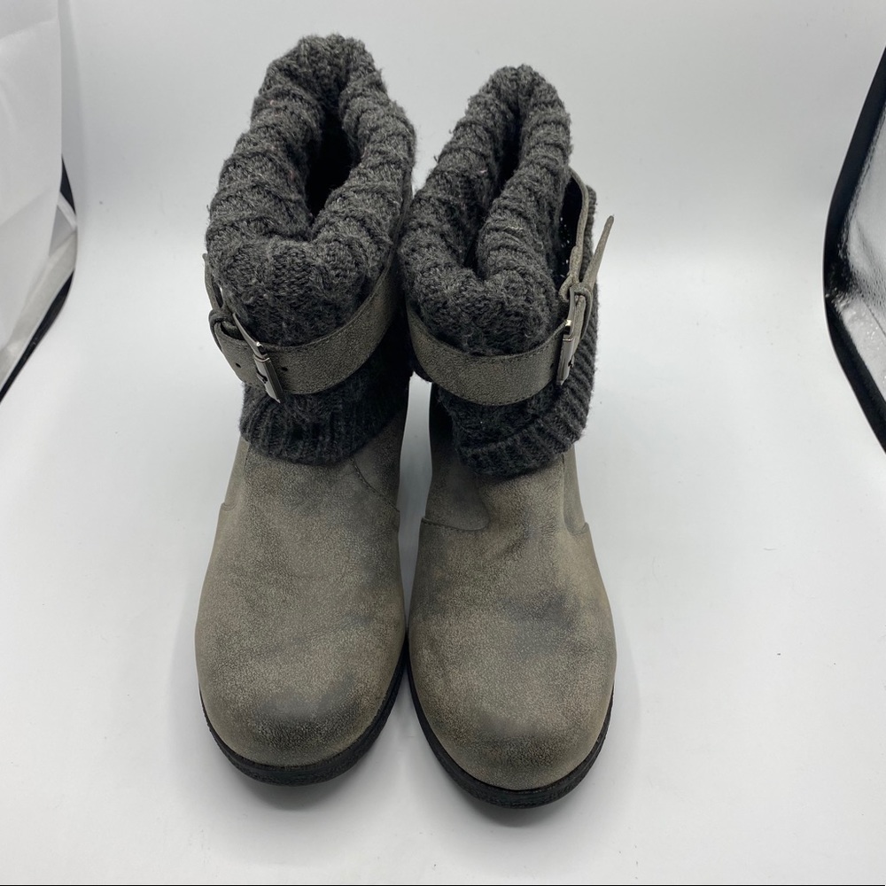 MukLuk Grey Knit Top Booties Size 9